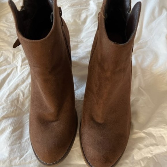 Boots - Picture 5 of 5